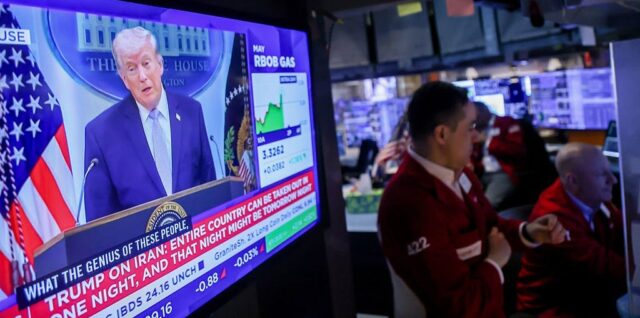Ilustrasi harga minyak dan pasar saham pasca gencatan senjata Trump